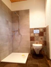 Boden- und Wandbelag WC/Dusche